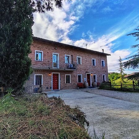 Vila La Tomatica In Commedia Mongardino Exteriér fotografie