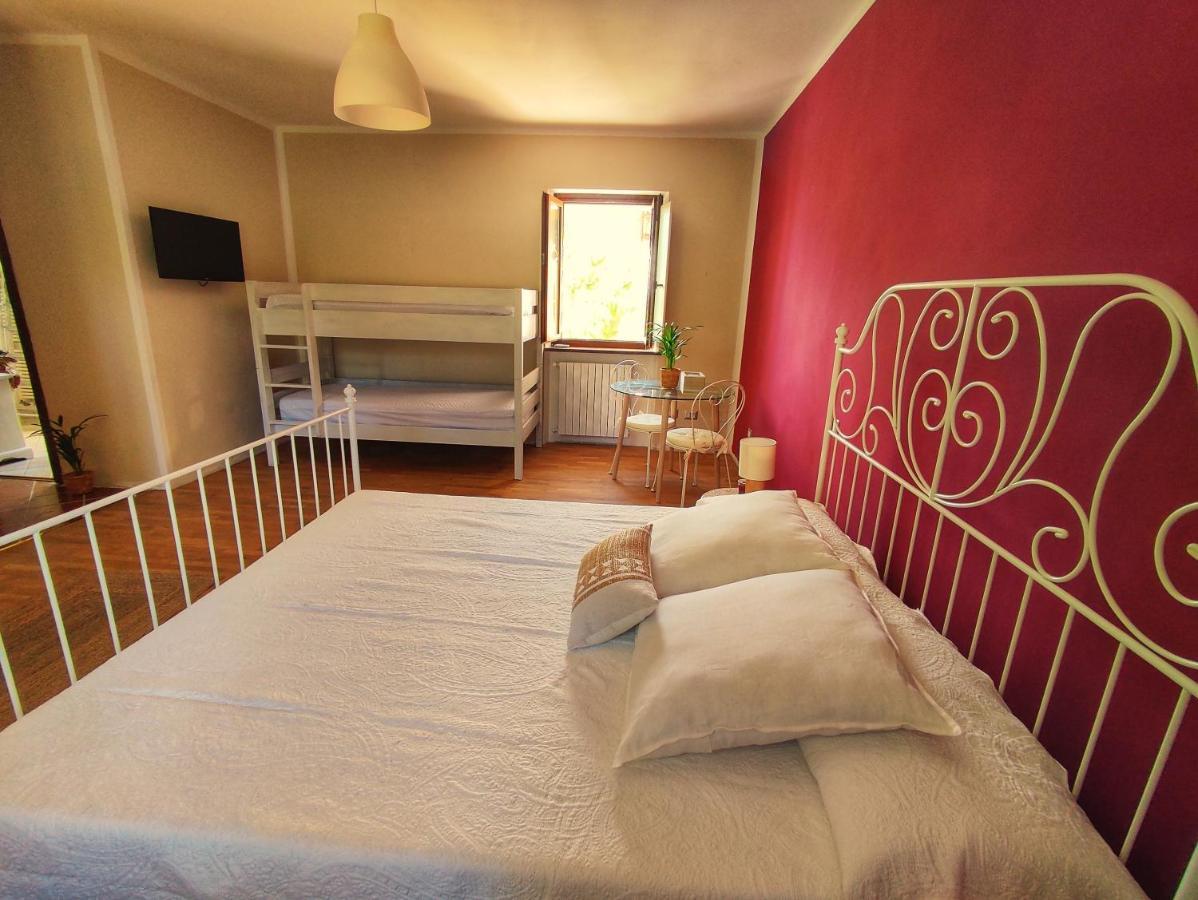 Vila La Tomatica In Commedia Mongardino Exteriér fotografie
