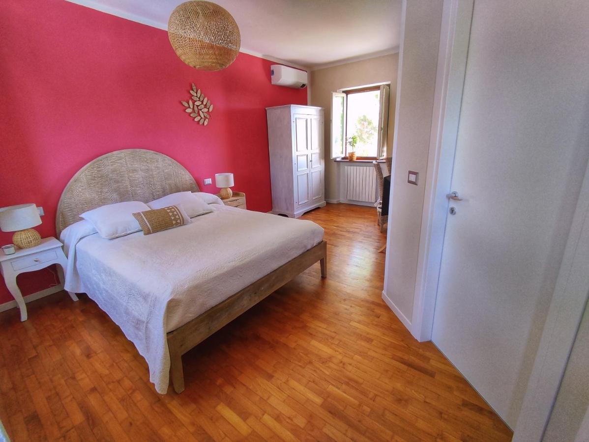 Vila La Tomatica In Commedia Mongardino Exteriér fotografie