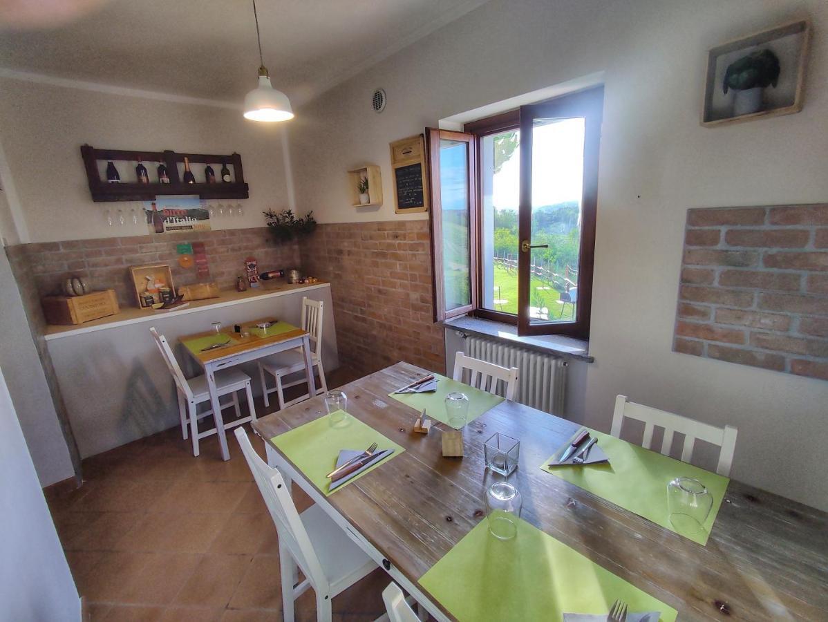 Vila La Tomatica In Commedia Mongardino Exteriér fotografie